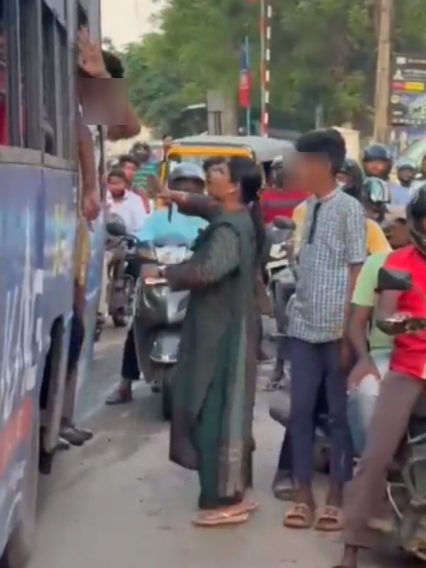 A woman who gave special treatment to students who traveled by bus in Chennai A woman who gave special treatment to students who traveled by bus in Chennai