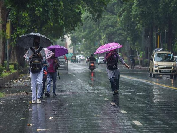 Heavy rains Flooding in rivers Coimbatore District Collector warned not to take selfies