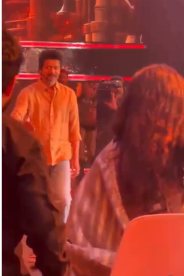Actor vijay hugging dd at lea victory ceremony