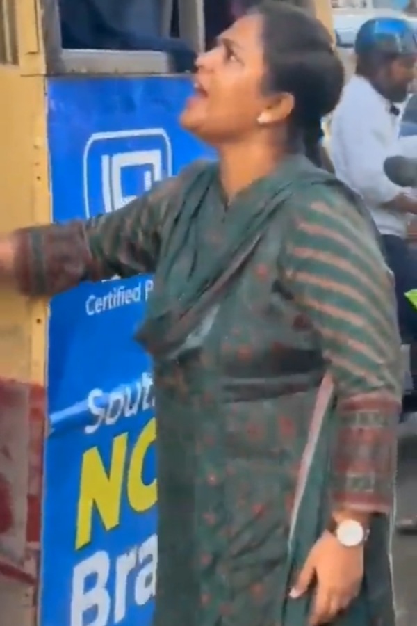 Dont take video I will come in my car Ranjana Natchiyaar argument with Police 
