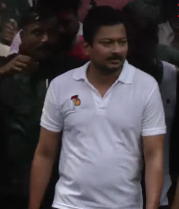 Health walk: Ministers who went for a walk with an umbrella in the rain.. Mayor Priya too Health walk: Ministers who went for a walk with an umbrella in the rain.. Mayor Priya too