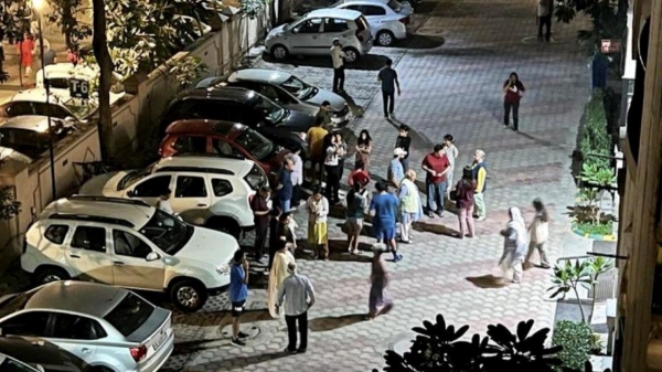 Strong earthquake tremors felt in Delhi and Northern Indian States Strong earthquake tremors felt in Delhi and Northern Indian States