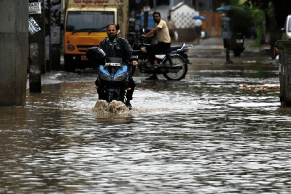 Possibility of rain with thunder in 16 districts including Chennai by 4 pm today 