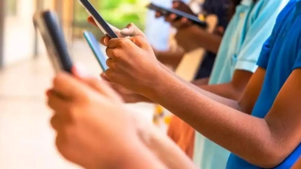  What is the connection between High mobile phone usage and its impact on sperm count