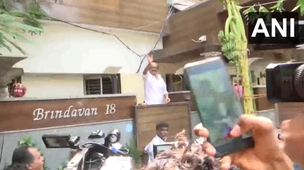 Actor Rajinikanth greeted his fans at his doorstep and wished them Diwali 