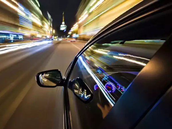  6 sanitation workers were seriously injured Chennai Annasalai Car accident 