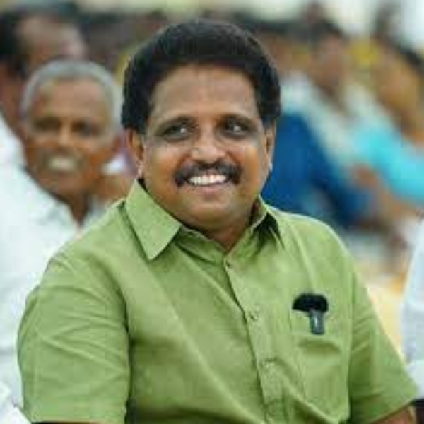  separate train for an official in Egmore Railway station, passengers affects; MP Su venkatesan Slams