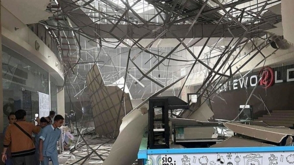 A powerful earthquake 6.7 magnitude jolted in Philippines and buildings collapsed but No Tsunami warning 