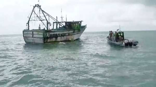 Sri Lankan Navy arrested 22 Rameswaram fishermen for fishing across the border 