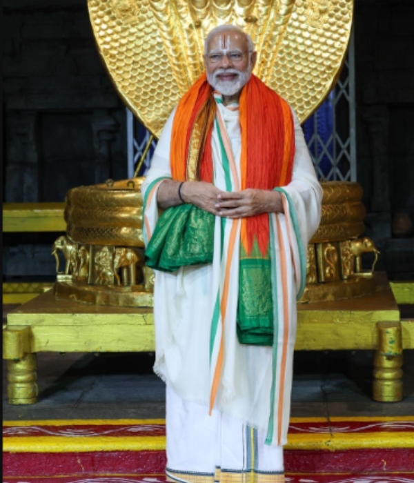  PM NarendraModi visits lord Venkateswara Temple, Tirumala 