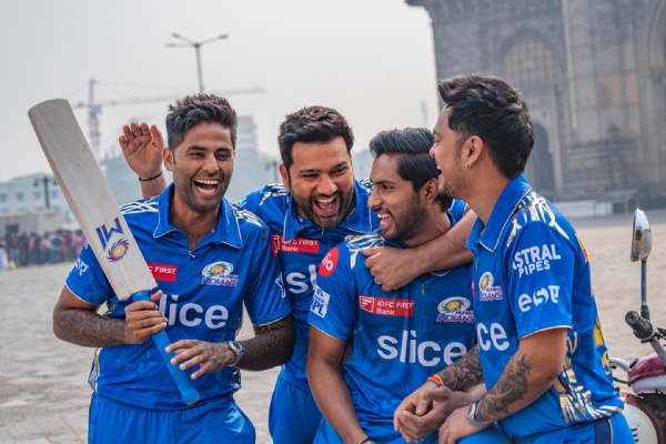 IPL 2024 Retention Memes: How did Hardik Pandya transfer from GT to Mumbai Indians in just 2 hours?