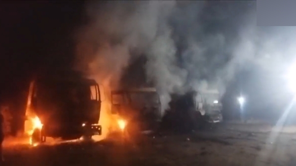 Chhattisgarh: Maoists torch 14 Vehicles, Machines In Dantewada Chhattisgarh: Maoists torch 14 Vehicles, Machines In Dantewada