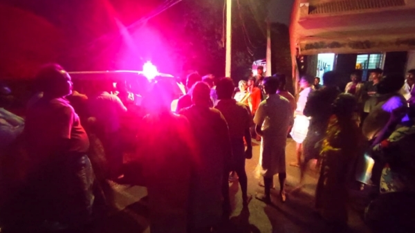 Madurai dalits attacked by sword by cateists in night cause huge stir Madurai dalits attacked by sword by cateists in night cause huge stir