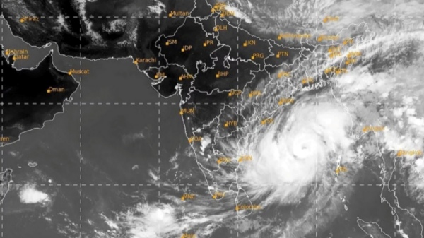 What will happen to the new cyclone that is farming in the Bay of Bengal near Tamil Nadu? What will happen to the new cyclone that is farming in the Bay of Bengal near Tamil Nadu?