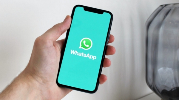  WhatsApp feature lets users trigger emojis during video calls using gestures