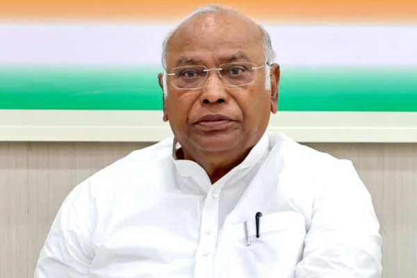 Modi lied about Rs.15 lakh to every Indian Citizen - Mallikarjun Kharge 