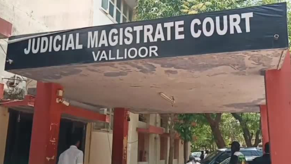 Two more persons surrendered in the Valliyur court in Thoothukudi love couple murder case Two more persons surrendered in the Valliyur court in Thoothukudi love couple murder case