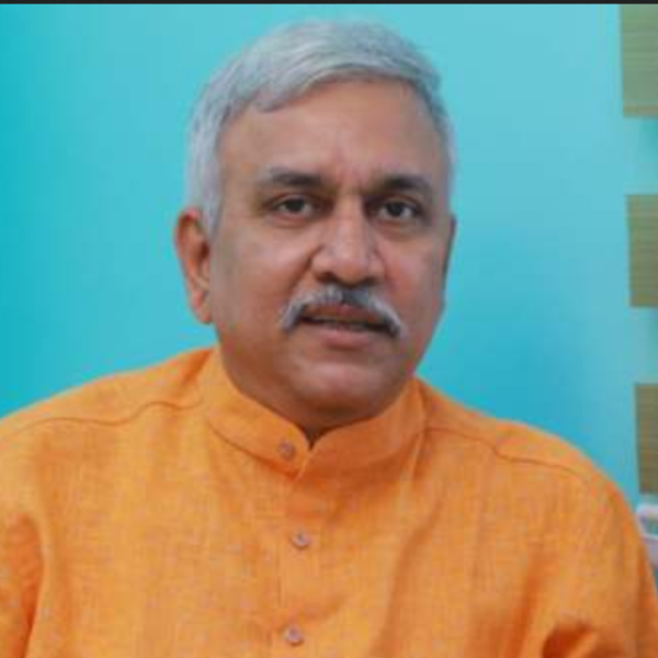 BJP Narayanan on BJP actress Ranjanas attack on students on the bus steps 