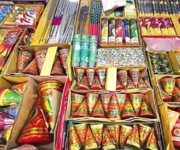 Cyber crime police warns about fraud gangs targets who want to buy diwali crackers via online Cyber crime police warns about fraud gangs targets who want to buy diwali crackers via online