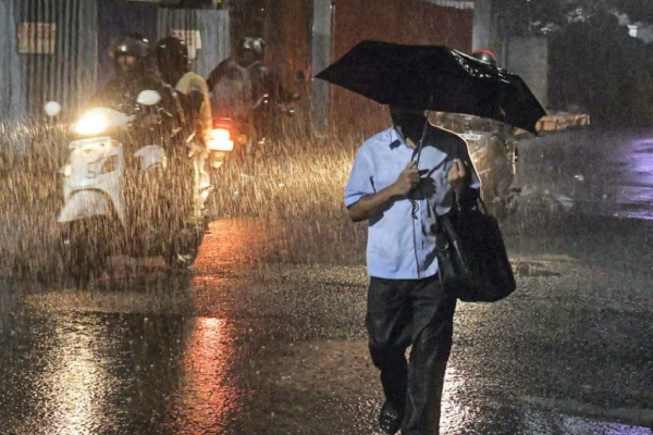 Tamilnadu Weatherman says that Chennai heavy rains will happen between 15th to 20 november 