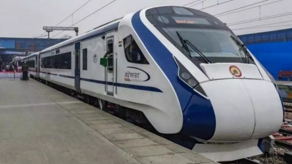  Chennai - Nellai Special Vande Bharat train engine malfunction: passengers suffer