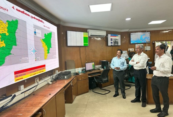  Shivdas Meena has reviewed the North East Monsoon precautionary measures in State Emergency Operations Centre 