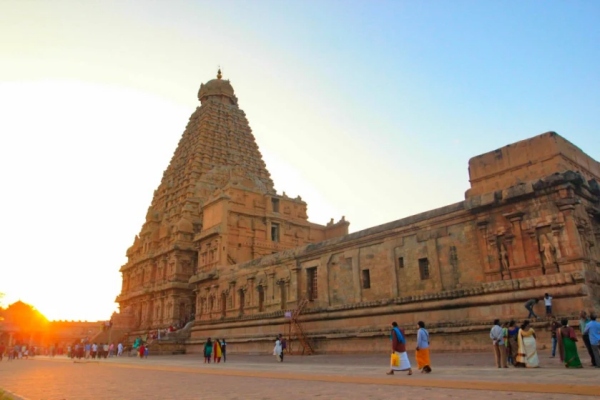 A dress code has been imposed at Peruvudayar Temple in Thanjavur A dress code has been imposed at Peruvudayar Temple in Thanjavur
