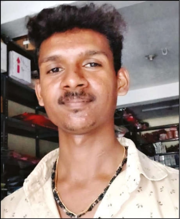 A youth who went to bathe in Theni falls died while taking a selfie A youth who went to bathe in Theni falls died while taking a selfie