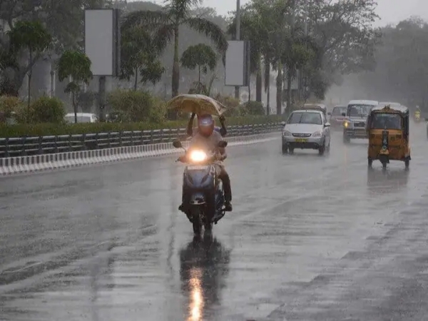 Rain alert for 9 districts in Tamilnadu including Chennai till 10 am 