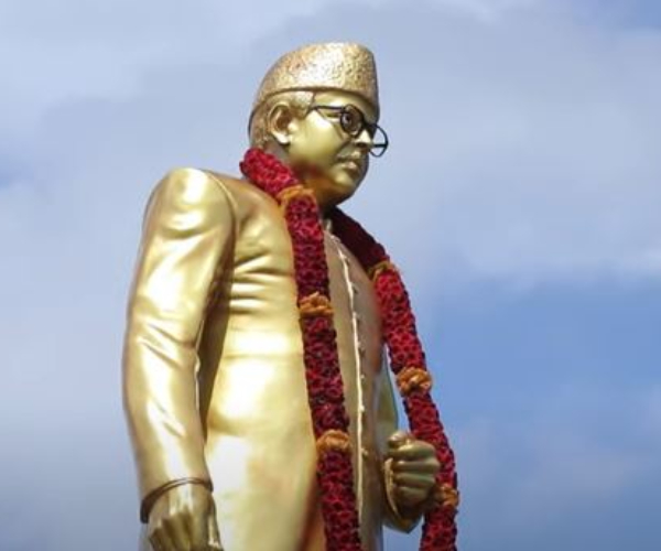 Why was a statue of former Prime Minister VP Singh erected in Tamil Nadu