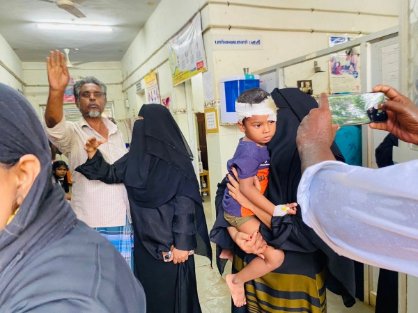 3 dogs bite a 3 year old child who was at home in Adirampattinam 3 dogs bite a 3 year old child who was at home in Adirampattinam