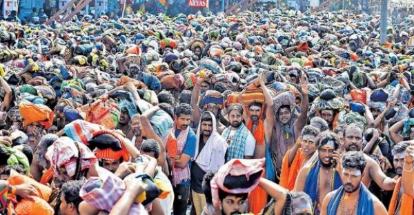 Sabarimala: Over 1 lakh pilgrims visit on Ayyappa Temple on Sunday