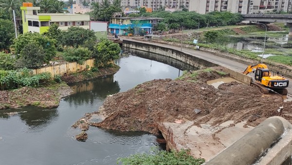 What is the solution to Chennai Ambattur Estate industrial estate flooding? arappor iyakkam explain 