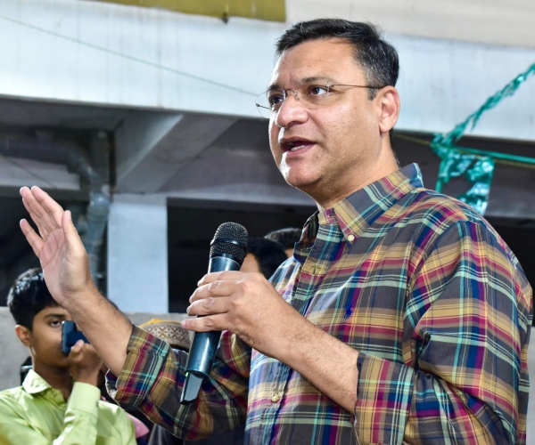 Telangana: BJP announces will not take oath in front of Pro-tem Speaker Akbaruddin Owaisi Telangana: BJP announces will not take oath in front of Pro-tem Speaker Akbaruddin Owaisi