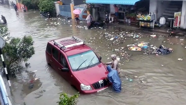 Why not start the flooded cars immediately? Chennai Car Dealer explain 