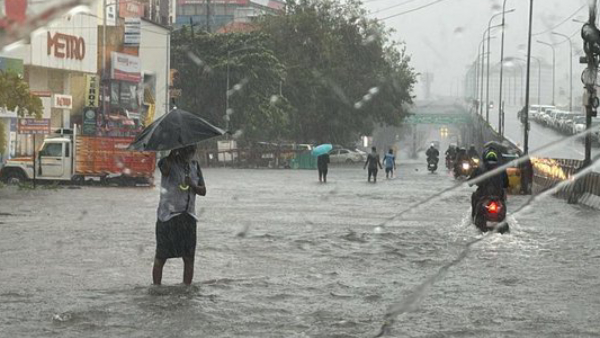 Chennai floods: Durga stalin helped to rescue writer indhumathi 