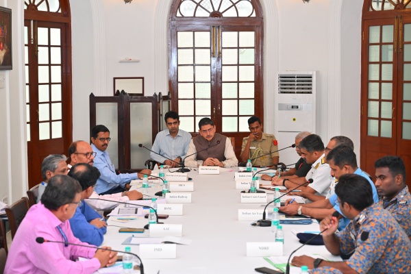  Tamil Nadu Governor RN Ravi reviews rescue, relief in southern districts
