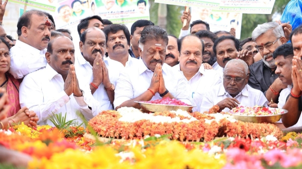 Sasikala avoided meeting with O Panneerselvam today