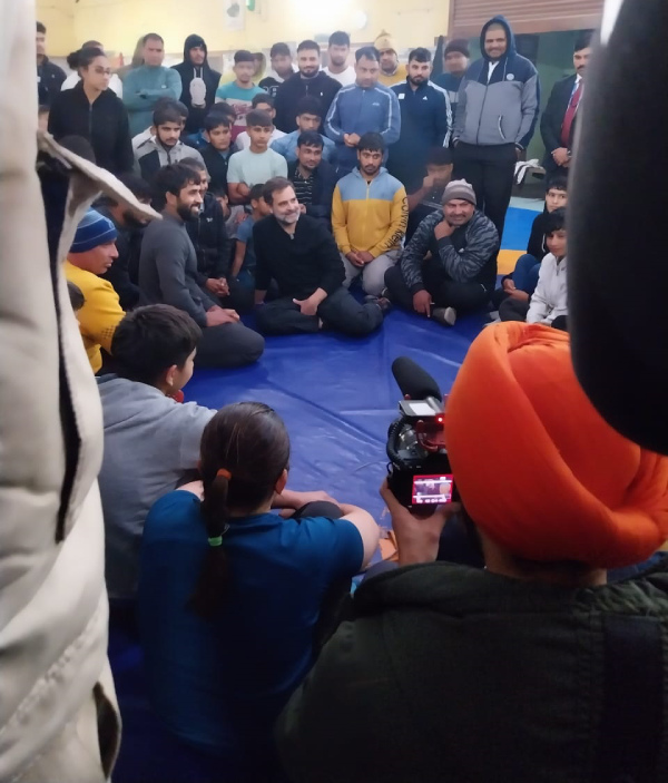 Rahul Gandhi discusses with wrestlers including Bajrang Punia in Haryana 