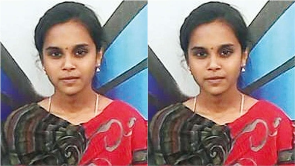 A college student committed suicide by hanging herself from a tree in Park at Hosur 