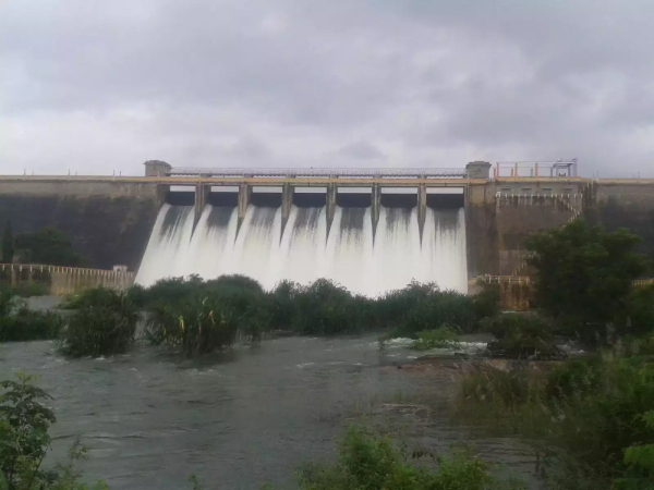  Heavy rainfall in Southern Districts; Storage and Flow Data on Major Reservoirs