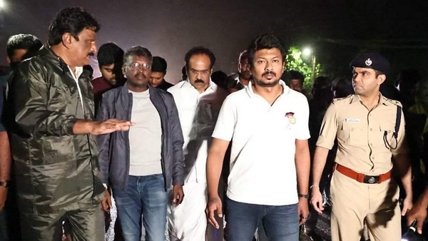 Director Mari Selvaraj with Minister Udayanidhi Stalin: DMK explains about Controversial photo 