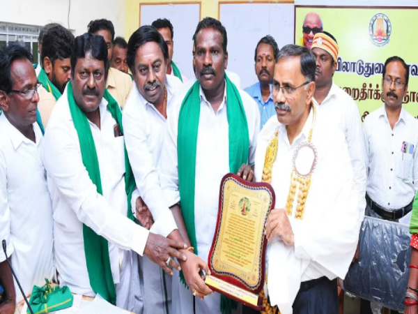 Mayiladuthurai Super Incident and Mayiladuthurai collector received the relief 10 Thousand from farmers 