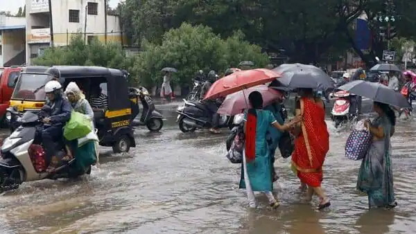 17 districts of Tamil Nadu will experience thunderstorm rain for the next 3 hours. 