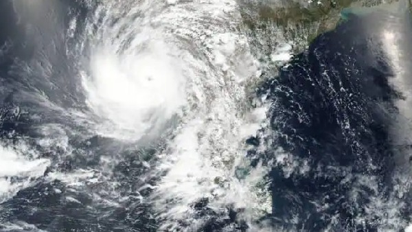 Chennai Alandur Railway station flooded 