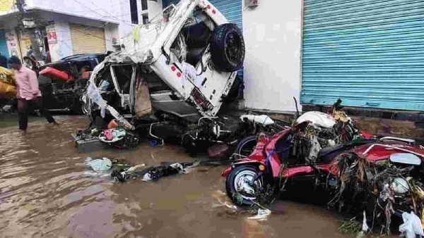 Tamil Nadu Government announced toll free numbers for repairing vehicles repair after submerged in flood 