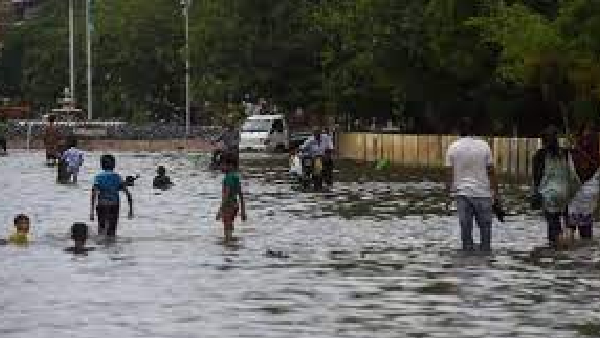 Why Weather Department did not give proper warning about heavy rain in southern districts of Tamil Nadu? 