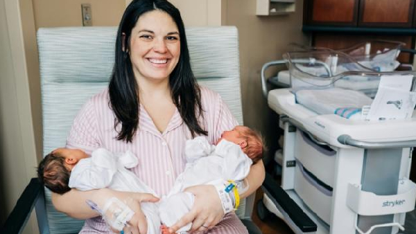 US woman with rare double uterus anomaly gives birth to healthy twin girls US woman with rare double uterus anomaly gives birth to healthy twin girls