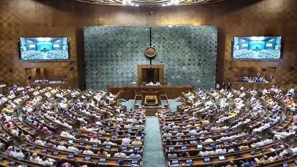  Government move amendment to bring Chief Election Commissioner, Election Commissions on par with SC judges 