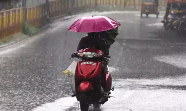 For next 3 hours Chennai and 10 districts will get mild rain says Chennai meteorological dept 